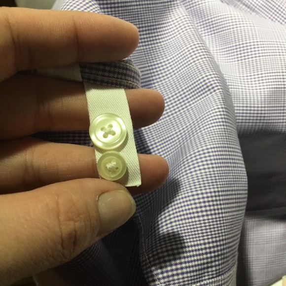 Eddie Bauer Wrinkle Free Relaxed Fit Oxford (A) - Picture 6 of 6